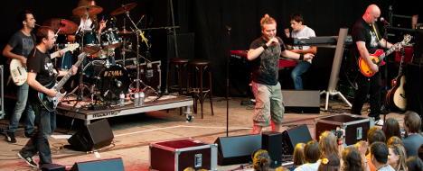 Aextra live am Thunfest