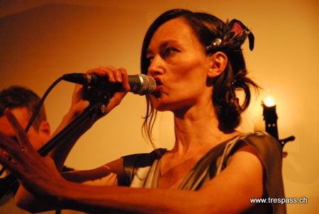 Immer mit vollem Ausdruck am Singen - Annakin
