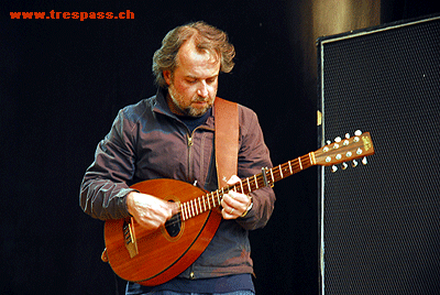 Hank Shizzoe spielt nicht nur Ukulele bei Christine
