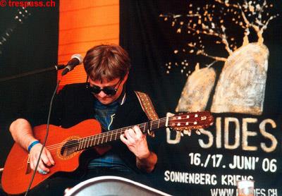 Der Singer/Songwriter eröffnet den B-Sides Samstag