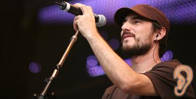 Adri live on stage