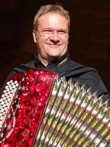 z'Hansrüedi spielt in Gampel