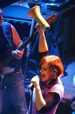 Gigi Moto Live
