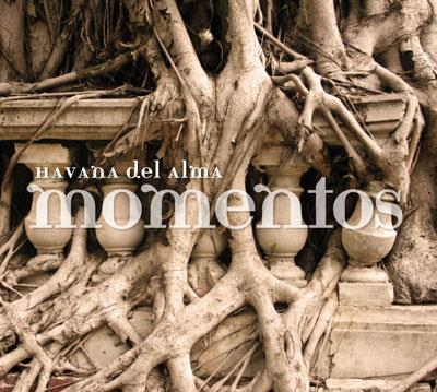 Überwucherte Ruinen als Zeichen der Zeit - Cover Momentos