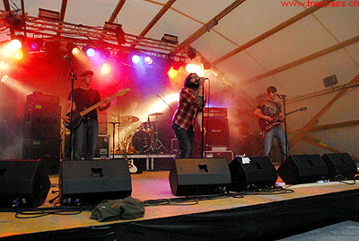 Lahar auf der lichtgeflutetenen B-Sides Hauptbühne