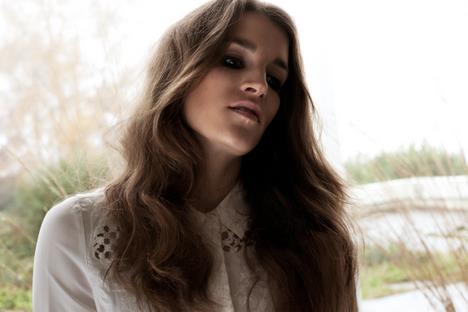 Lina Button - Promobild zum aktuellen Album Copy & Paste