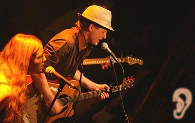 Nils Burri live an der Plattentaufe in der Alten Taverne Adelboden