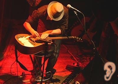 Nils Burri live bei der Plattentaufe in der alten Taveren Adelboden