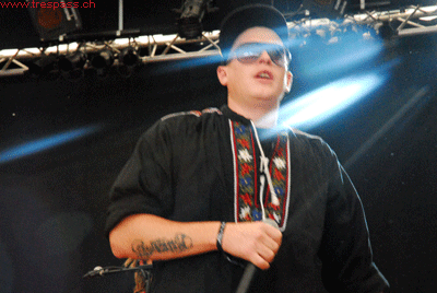 Das Kuabuaba Stage-Outfit: Mäucherhemmli