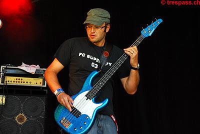 Bassist Philo vom FC Superspy