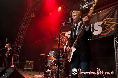 The Fires live am Thunfest